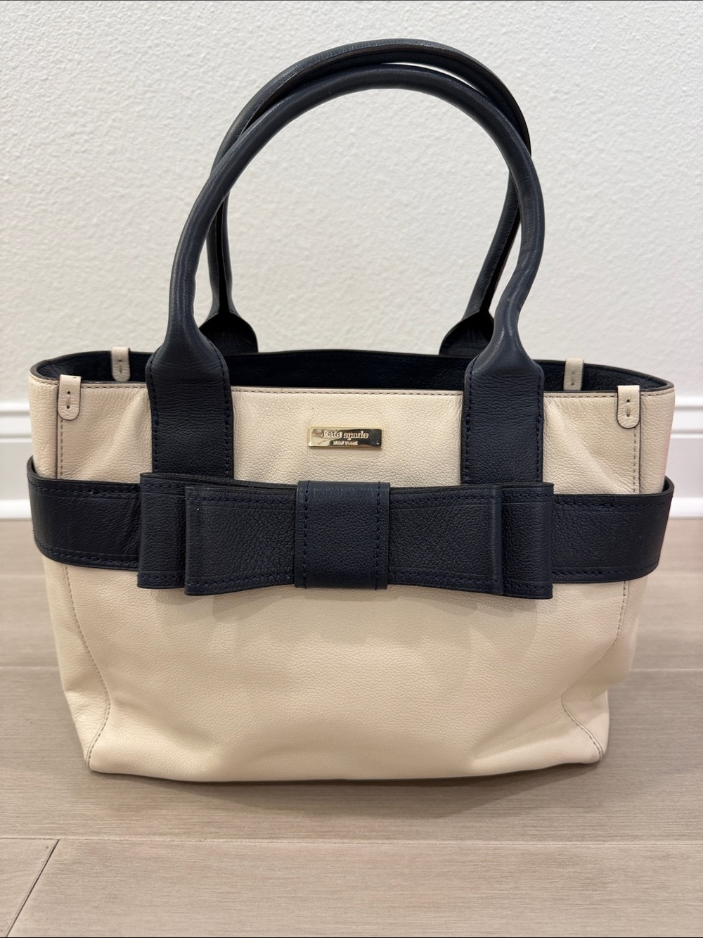 Kate Spade Two-Tone Cream and Black Bow-Accent Tote
